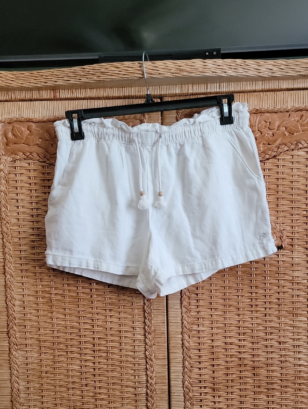 Hang Ten White Drawstring Casual Shorts